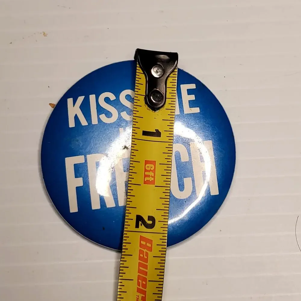 Kiss Me I'm French Button Pin Vtg 2